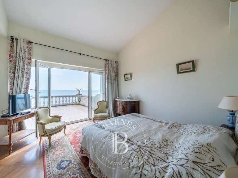 Villa Saint-Raphaël - 6 chambres - 250m²