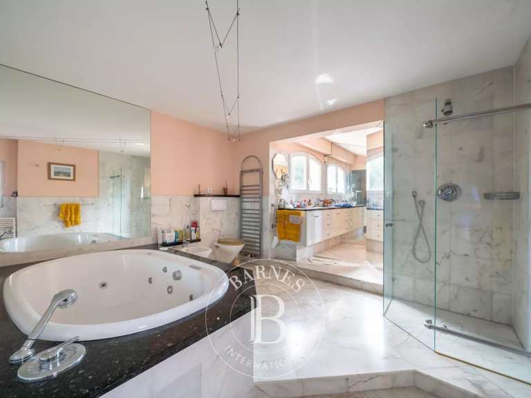 Villa Saint-Raphaël - 6 chambres - 250m²