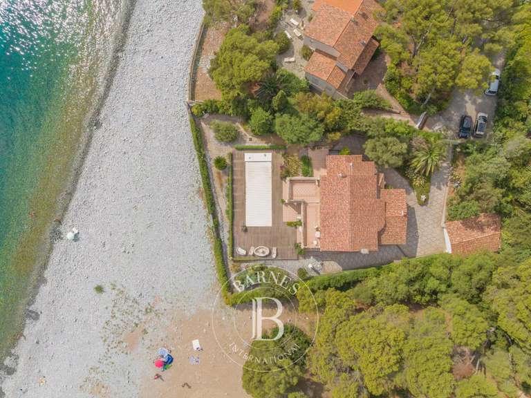 Villa Saint-Raphaël - 6 chambres - 250m²