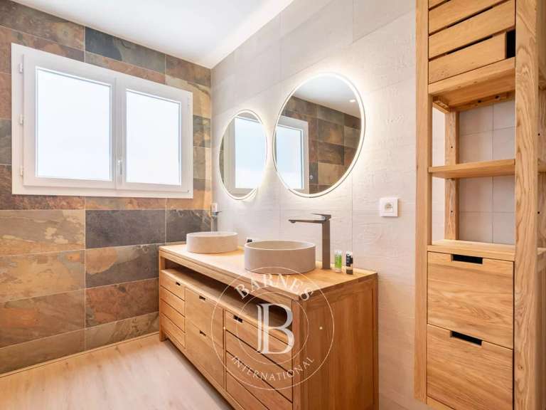 Villa Saint-Raphaël - 5 chambres - 185m²