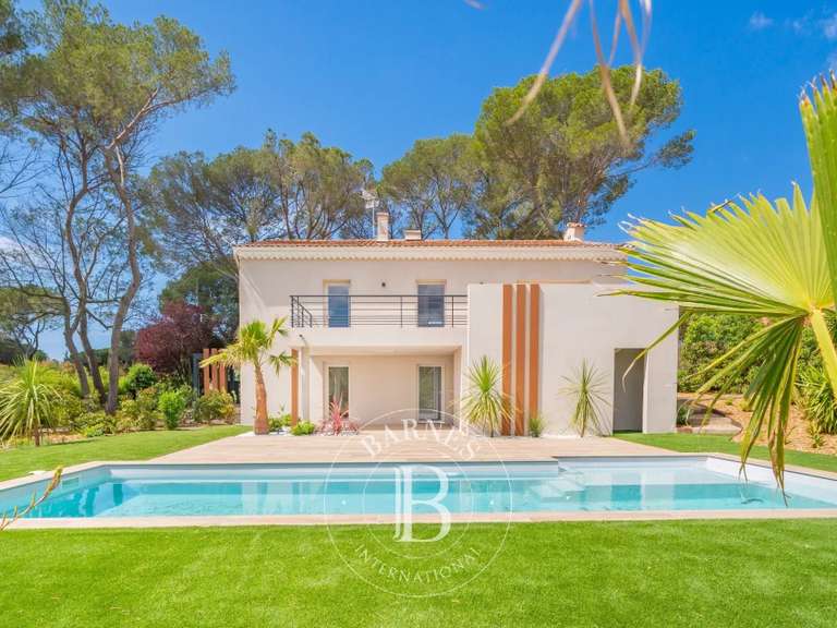 Villa Saint-Raphaël - 5 chambres - 185m²