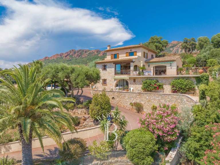 Villa Saint-Raphaël - 5 chambres - 230m²