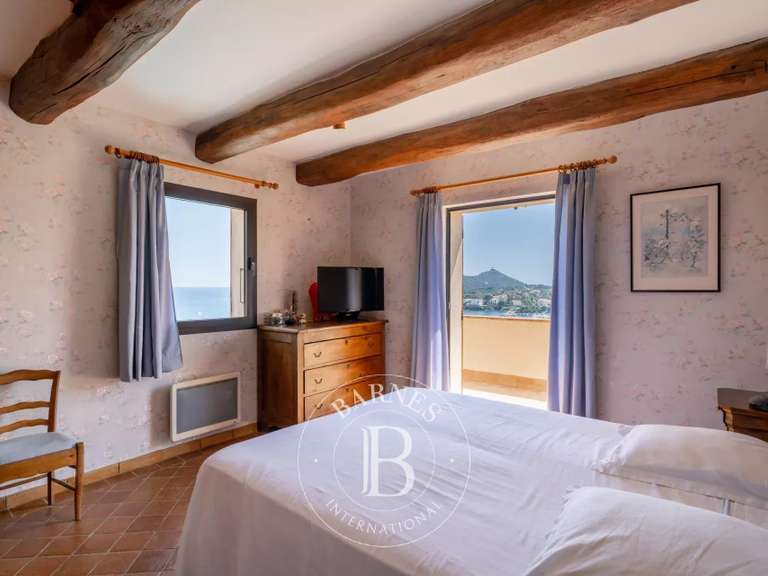 Villa Saint-Raphaël - 5 chambres - 230m²
