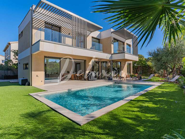 Villa Saint-Raphaël - 3 chambres - 160m²