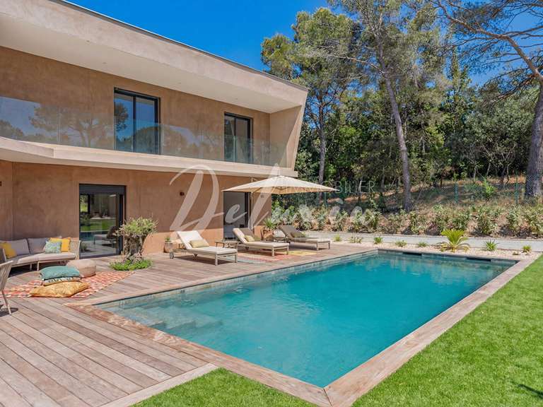 Villa Saint-Raphaël - 5 chambres - 290m²