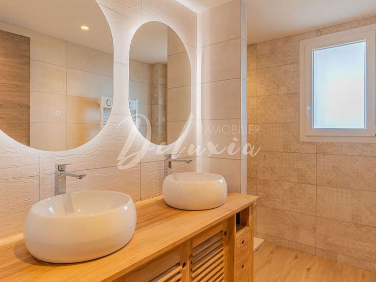 Villa Saint-Raphaël - 5 chambres - 190m²