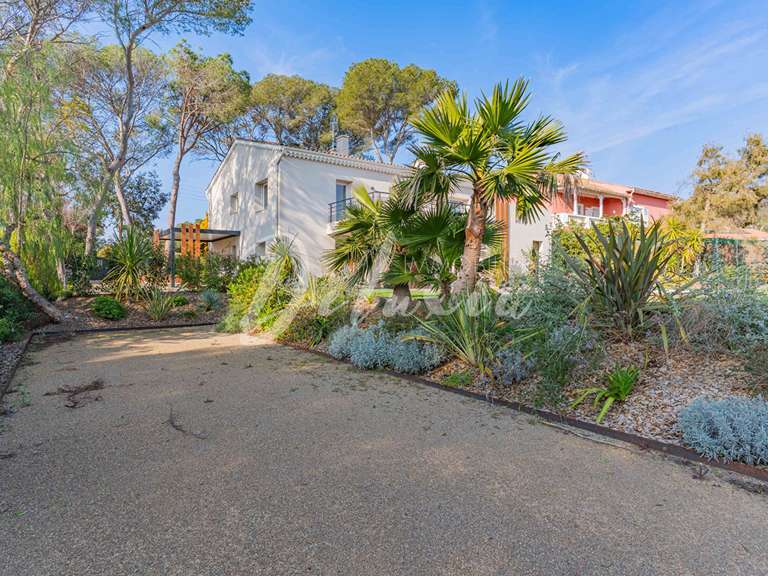 Villa Saint-Raphaël - 5 chambres - 190m²