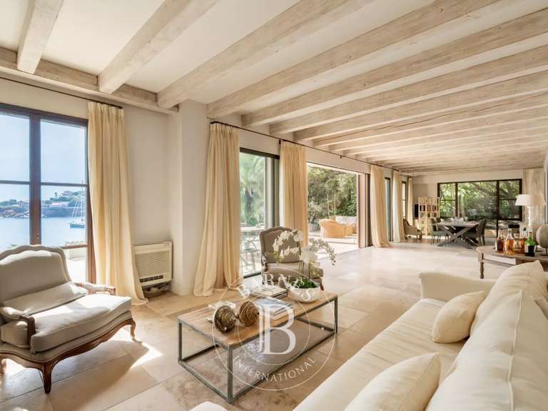 Villa Saint-Raphaël - 5 chambres - 243m²