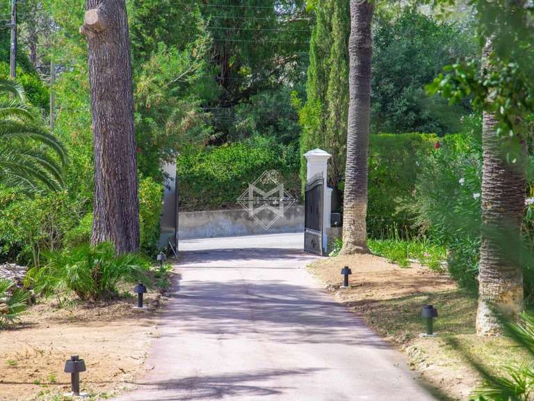 Villa Saint-Raphaël - 6 bedrooms - 622m²