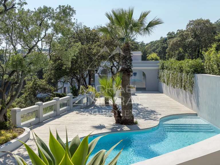 Villa Saint-Raphaël - 6 bedrooms - 480m²