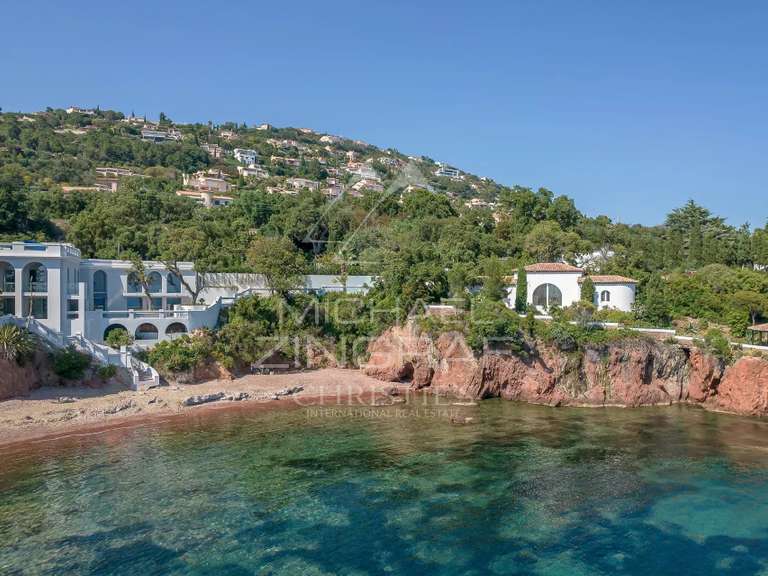 Villa Saint-Raphaël - 6 bedrooms - 480m²