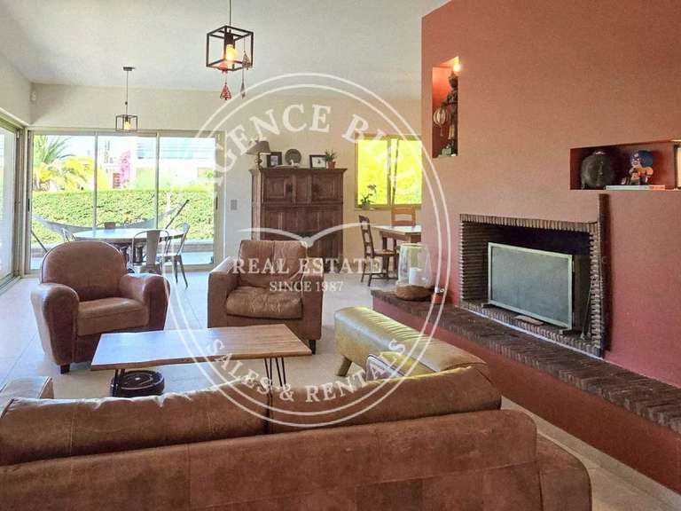 Villa Saint-Raphaël - 6 bedrooms - 300m²