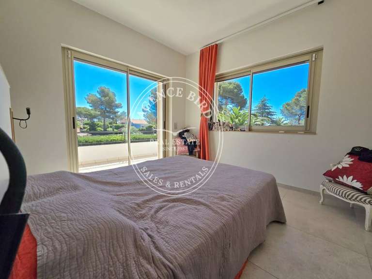 Villa Saint-Raphaël - 6 bedrooms - 300m²