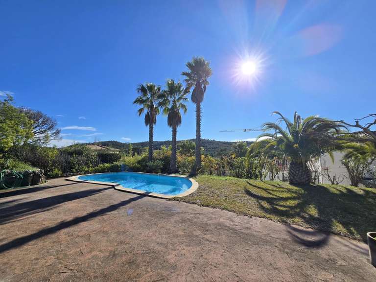 Villa Saint-Raphaël - 3 bedrooms - 200m²