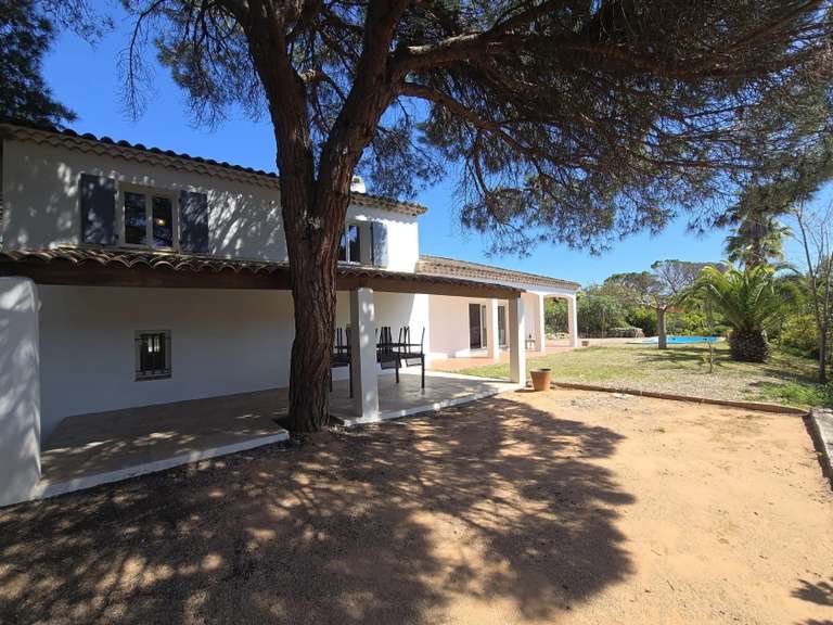 Villa Saint-Raphaël - 3 bedrooms - 200m²