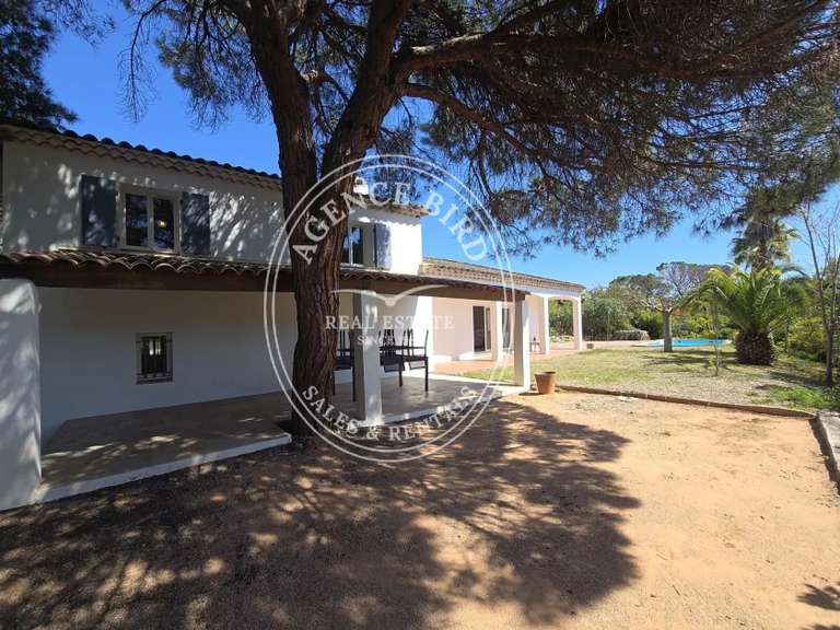 Villa Saint-Raphaël - 3 bedrooms - 200m²