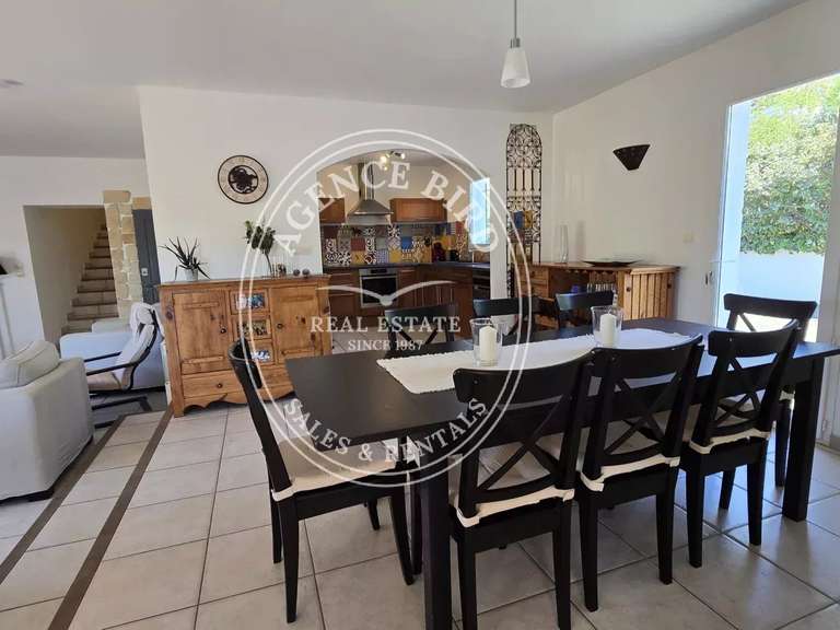 Villa Saint-Raphaël - 3 bedrooms - 200m²