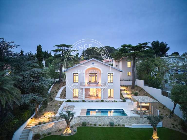 Villa Saint-Raphaël - 6 bedrooms - 260m²