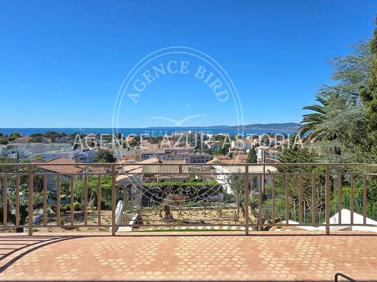 Villa Saint-Raphaël - 6 bedrooms - 260m²