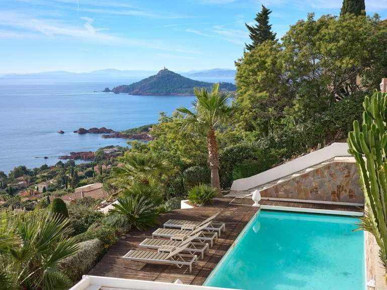 Villa with Sea view Saint-Raphaël - 5 bedrooms - 334m²