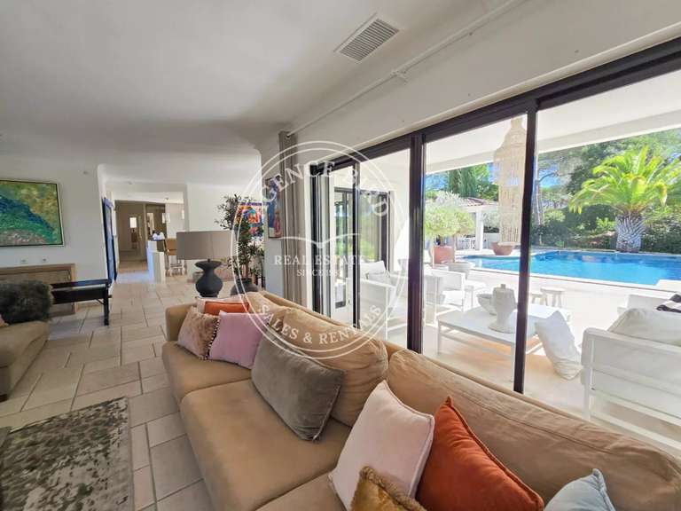 Villa Saint-Raphaël - 6 bedrooms - 330m²