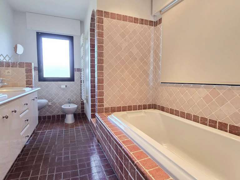 Villa Saint-Raphaël - 6 bedrooms - 330m²