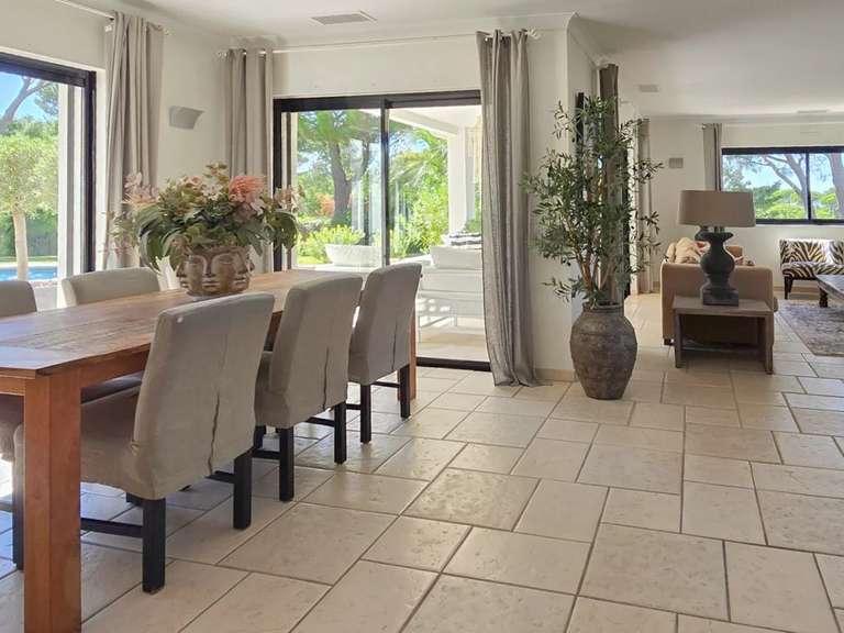 Villa Saint-Raphaël - 6 bedrooms - 330m²