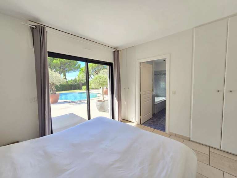 Villa Saint-Raphaël - 6 bedrooms - 330m²