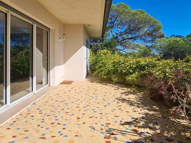 Villa Saint-Raphaël - 5 bedrooms - 390m²