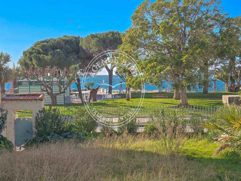 Villa Saint-Raphaël - 4 chambres - 180m²