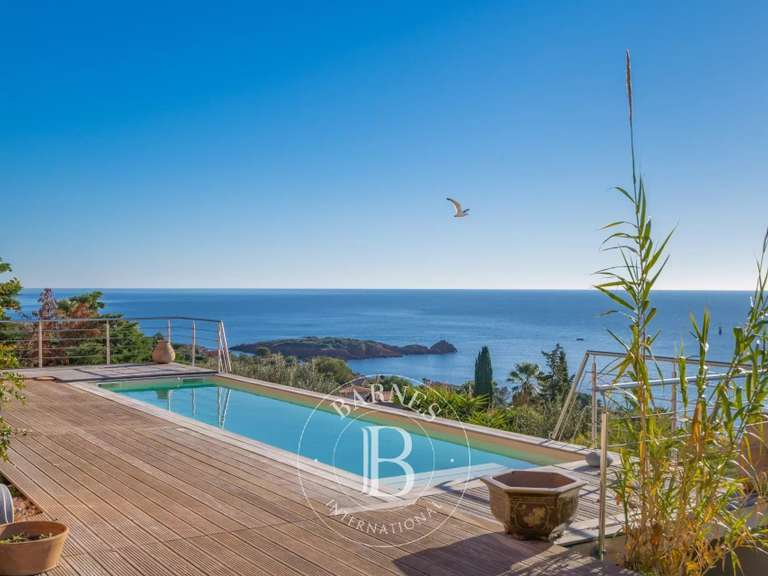 Villa with Sea view Saint-Raphaël - 4 bedrooms - 215m²