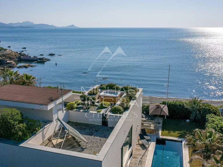 Villa Saint-Raphaël - 5 chambres - 238m²
