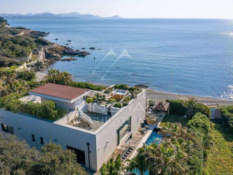 Villa Saint-Raphaël - 5 chambres - 238m²