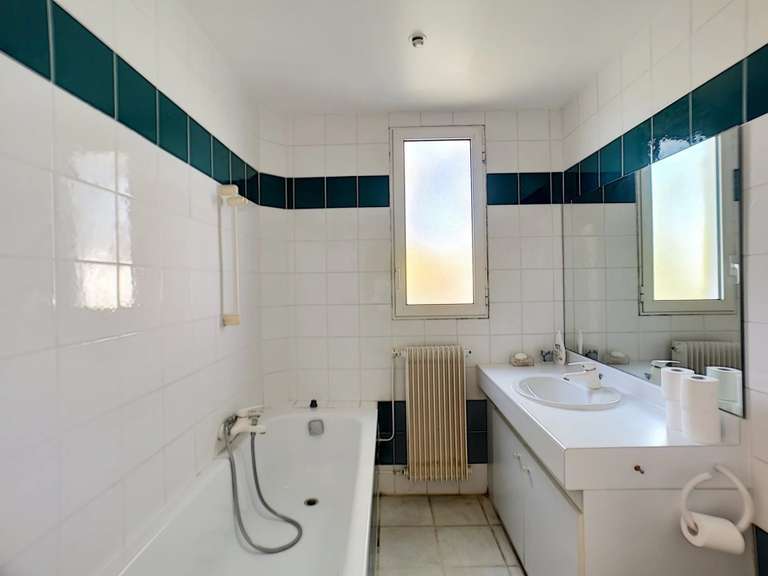 Villa Saint-Raphaël - 8 bedrooms - 350m²