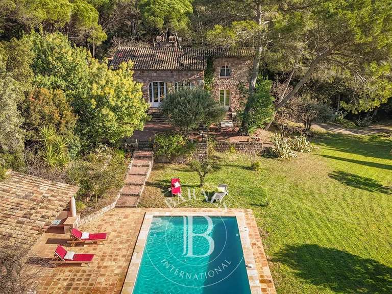 Villa Saint-Raphaël - 4 chambres - 300m²