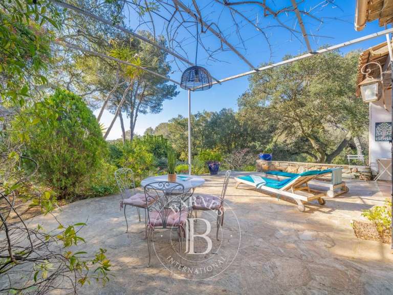 Villa Saint-Raphaël - 6 chambres - 208m²