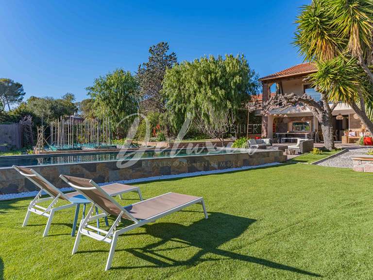 Villa Saint-Raphaël - 4 chambres - 210m²