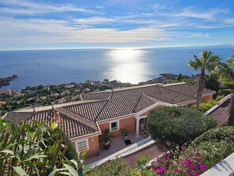 Villa with Sea view Saint-Raphaël - 5 bedrooms - 334m²