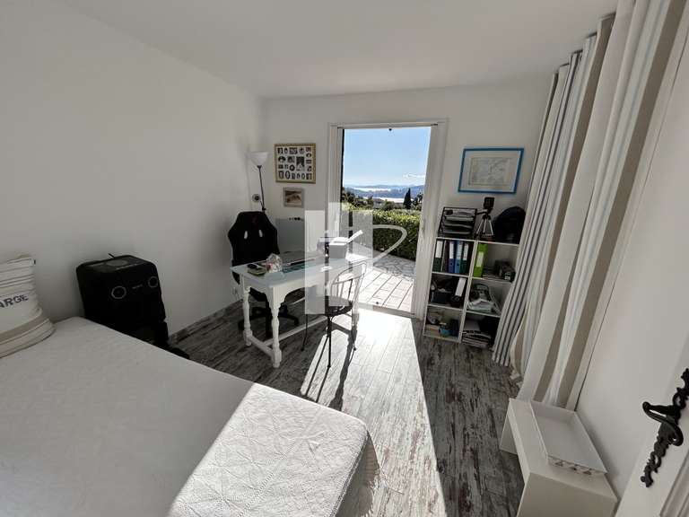Villa with Sea view Saint-Raphaël - 4 bedrooms - 160m²