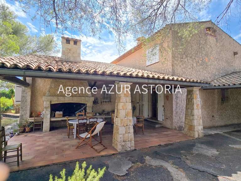 Villa Saint-Raphaël - 6 bedrooms - 260m²