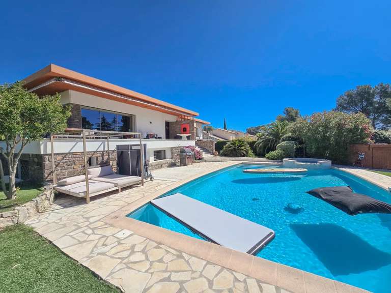Villa Saint-Raphaël - 6 chambres - 300m²