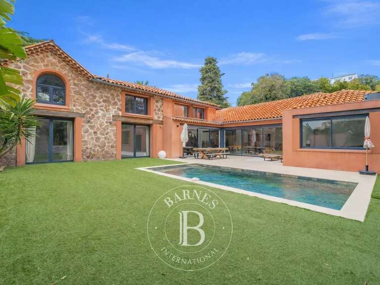 Villa Saint-Raphaël - 6 chambres - 280m²