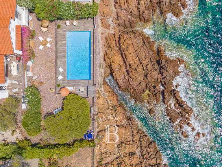 Villa Saint-Raphaël - 5 chambres - 189m²