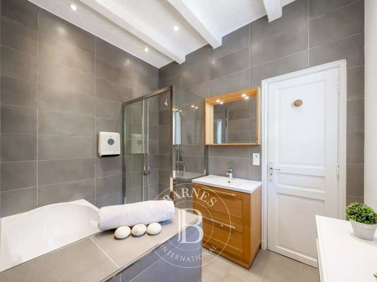 Villa Saint-Raphaël - 5 chambres - 189m²