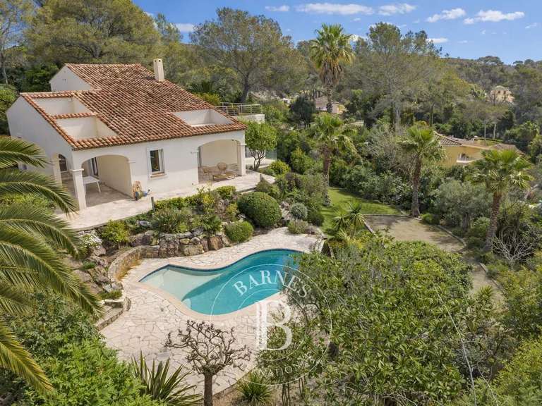Villa Saint-Raphaël - 4 chambres - 185m²
