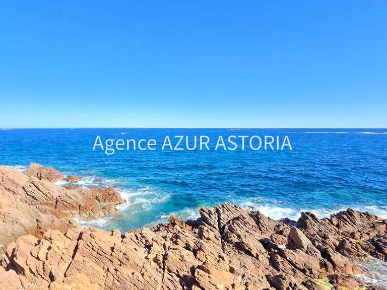 Villa Saint-Raphaël - 5 chambres - 215m²