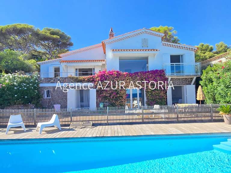 Villa Saint-Raphaël - 5 chambres - 215m²