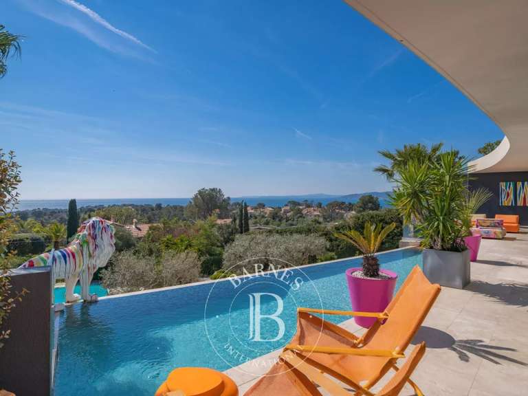 Villa Saint-Raphaël - 5 chambres - 329m²