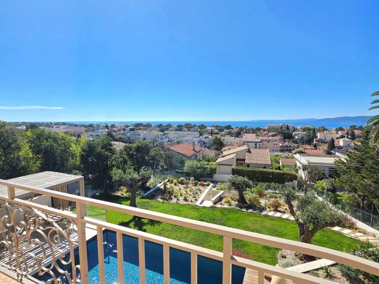 Villa Saint-Raphaël - 6 bedrooms - 260m²