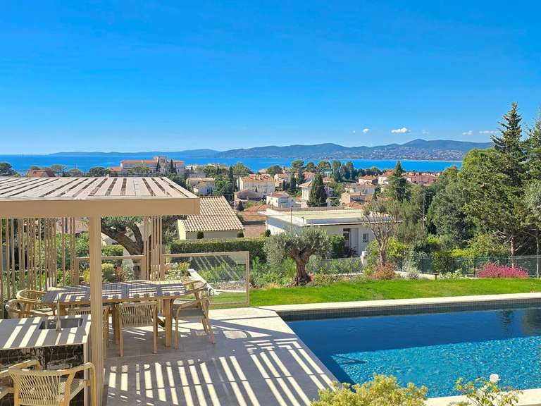 Villa Saint-Raphaël - 6 bedrooms - 260m²